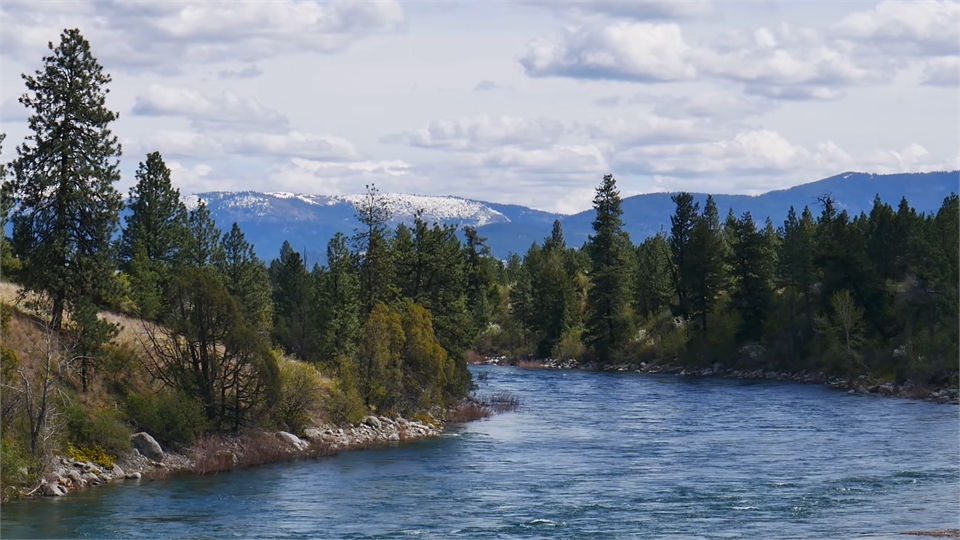 Mirabeau park and Spokane River  at 11 minutes drive to the north of Dr. C Orthodontics