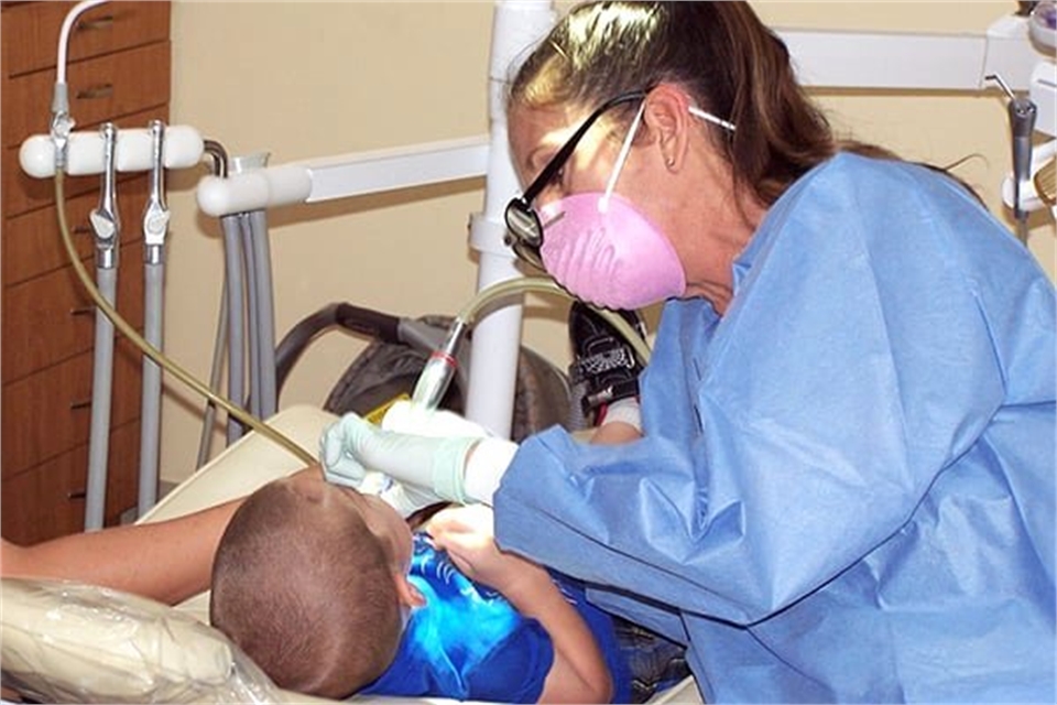 Dental hygienist at the office of Wellington FL dentist Dr. Miller