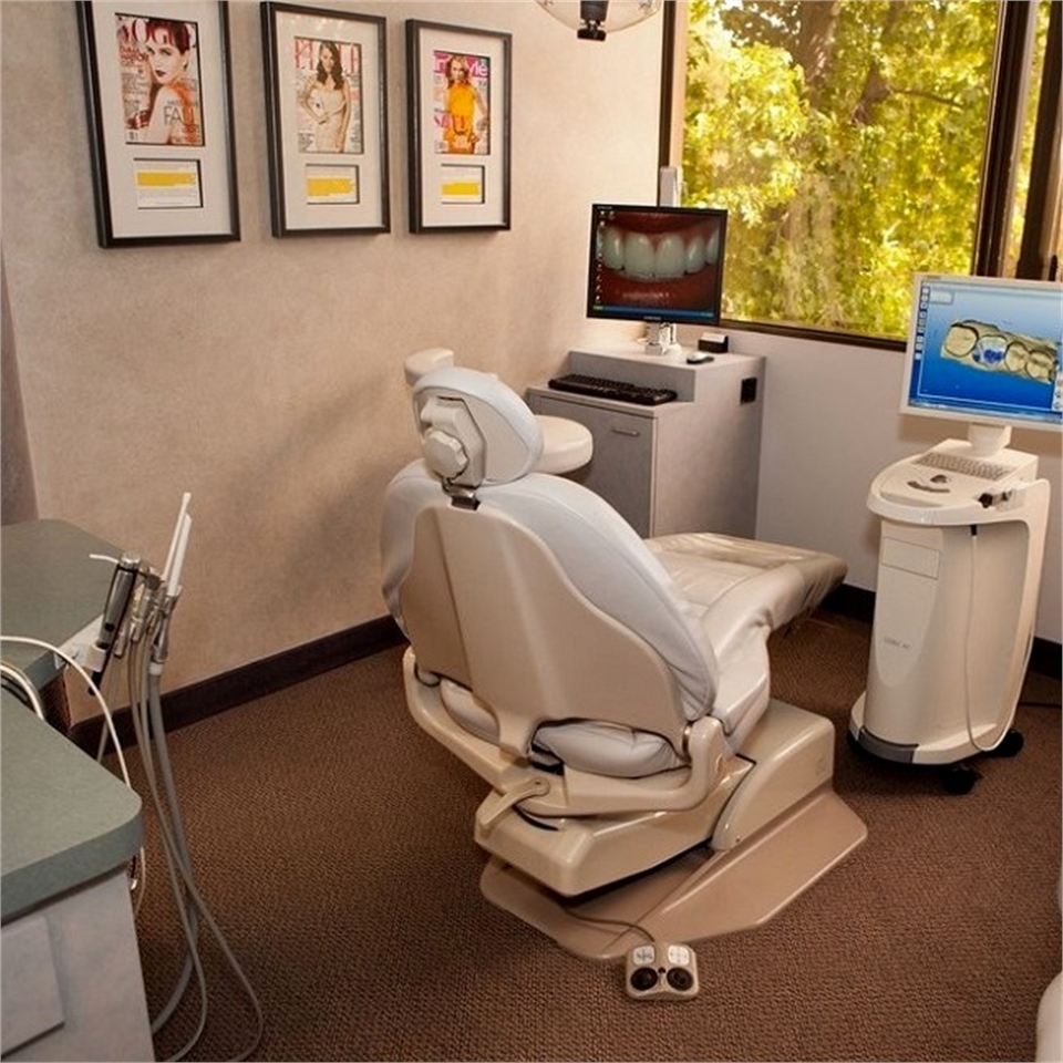 Modern equipment at Hornbrook Center for Dentistry Dentagama