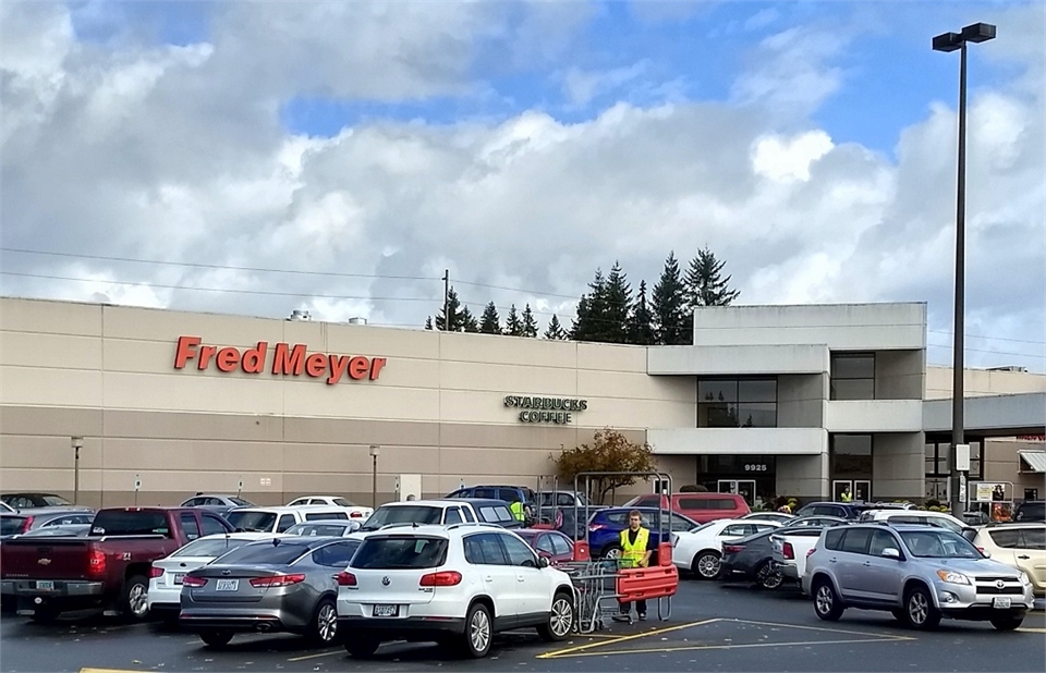 Fred Meyer few paces to the north of Marysville dentist Pinewood Family