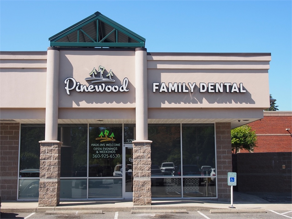 Storefront Pinewood Family Dental Dentagama