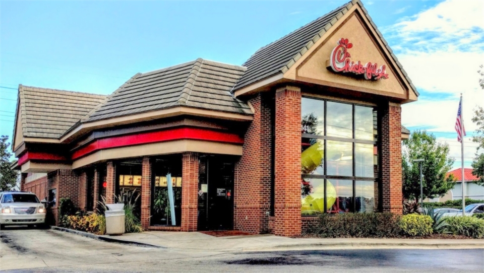 Chick-fil-A is 5 minutes to the east of Orange City dentist Cape Vista Dental