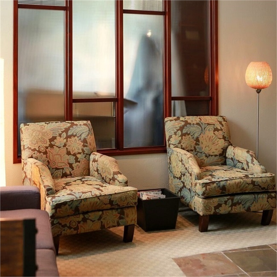 Waiting lounge at top dentist in Eugene OR Harmony Dental