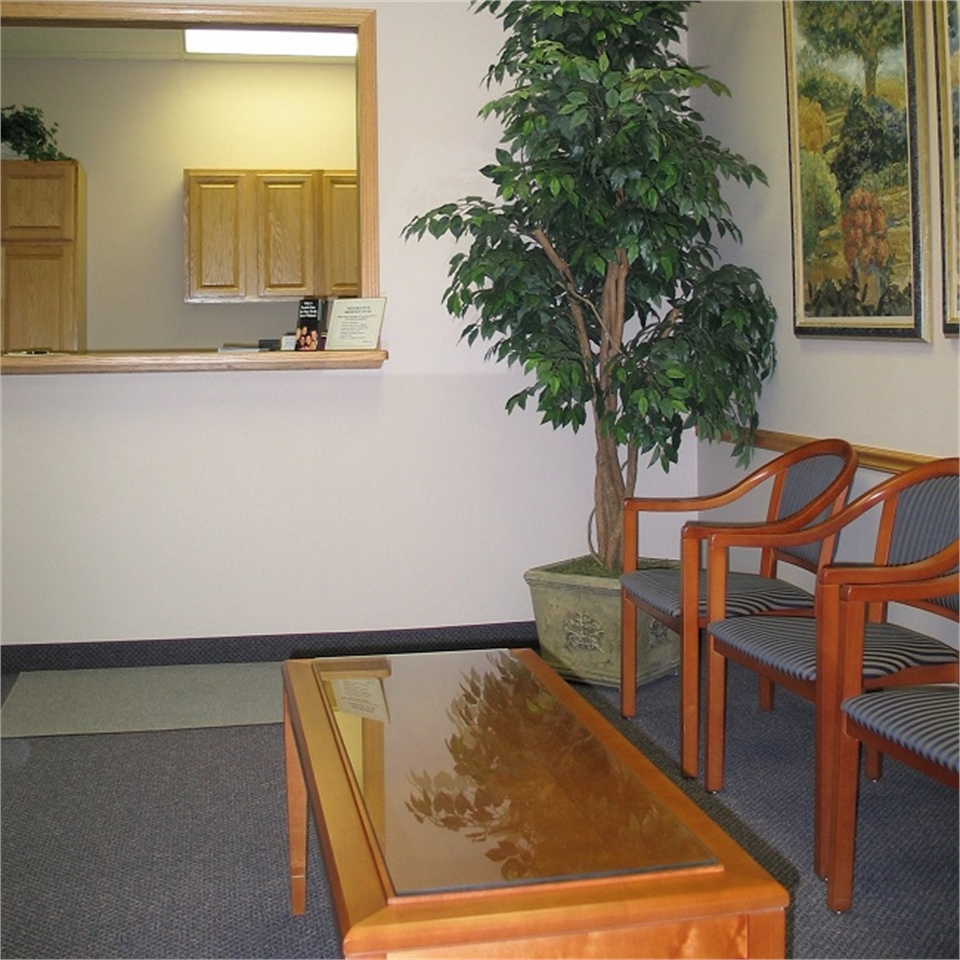 Waiting area at the office of Clinton Township dentures specialist Michael J Aiello DDS