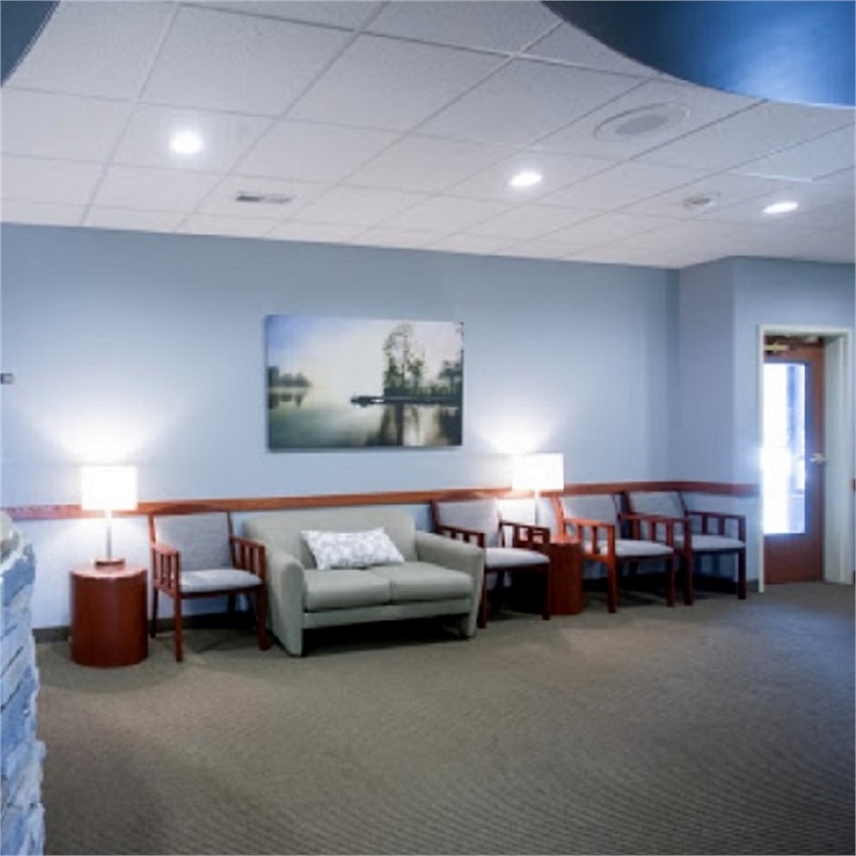 waiting area at Spokane cosmetic dentistry office of Max H. Molgard Jr DDS FACP