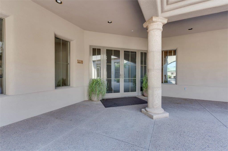 Front entrance Scottsdale dentist Radiant Family Dentistry