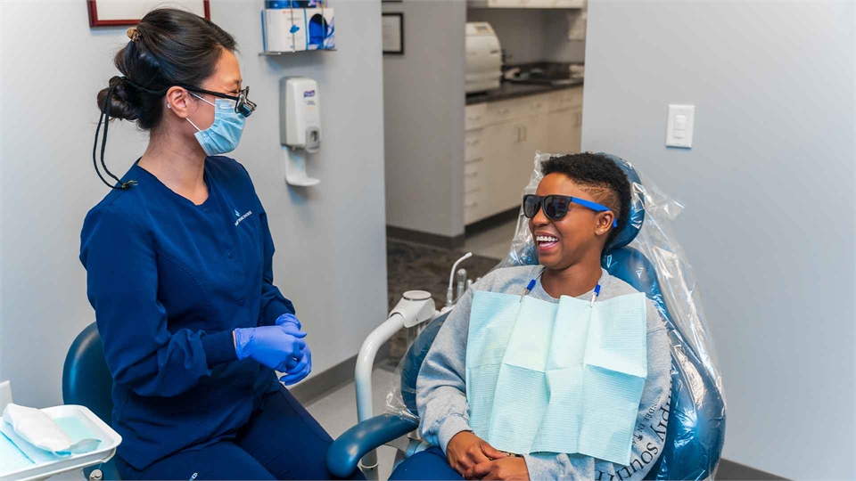 Invisalign patient at Family Dental Choice Charlotte NC Dentagama