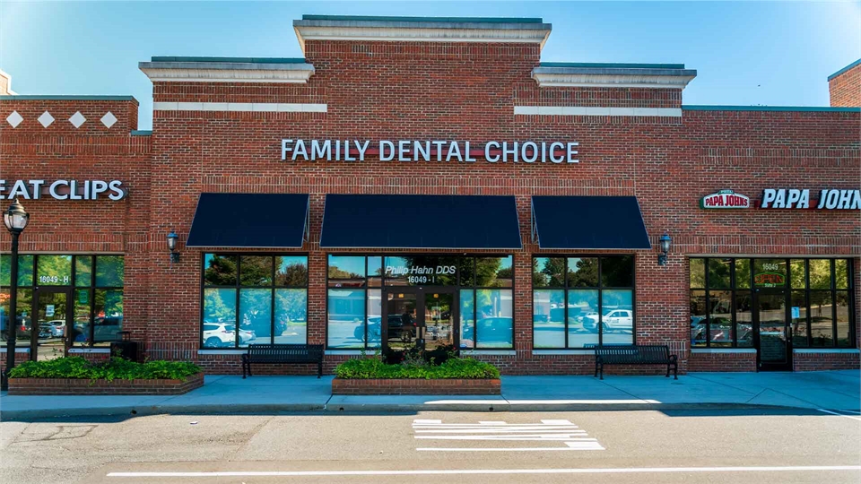 Exterior view Charlotte dentist Family Dental Choice