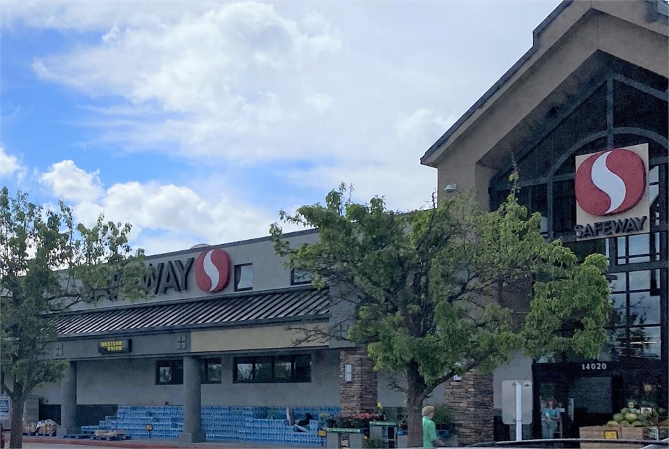 Safeway at 2 minutes drive to the south of Spokane Valley dentist Cascade Dental Care - Valley