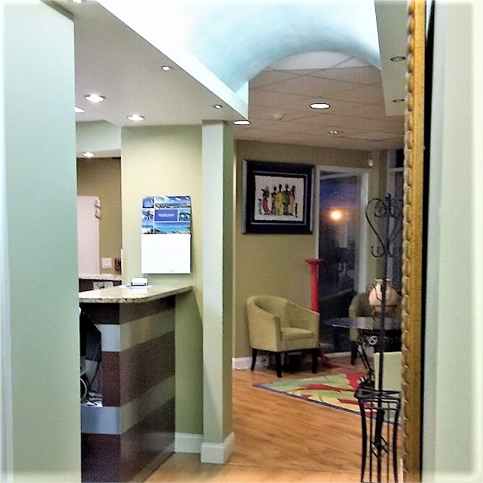 Hallway at ReNew Dental Care Hamilton HM 09 Bermuda Dentagama