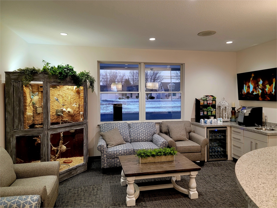 Waiting lounge at Findlay dentist Anderson Family Dentist