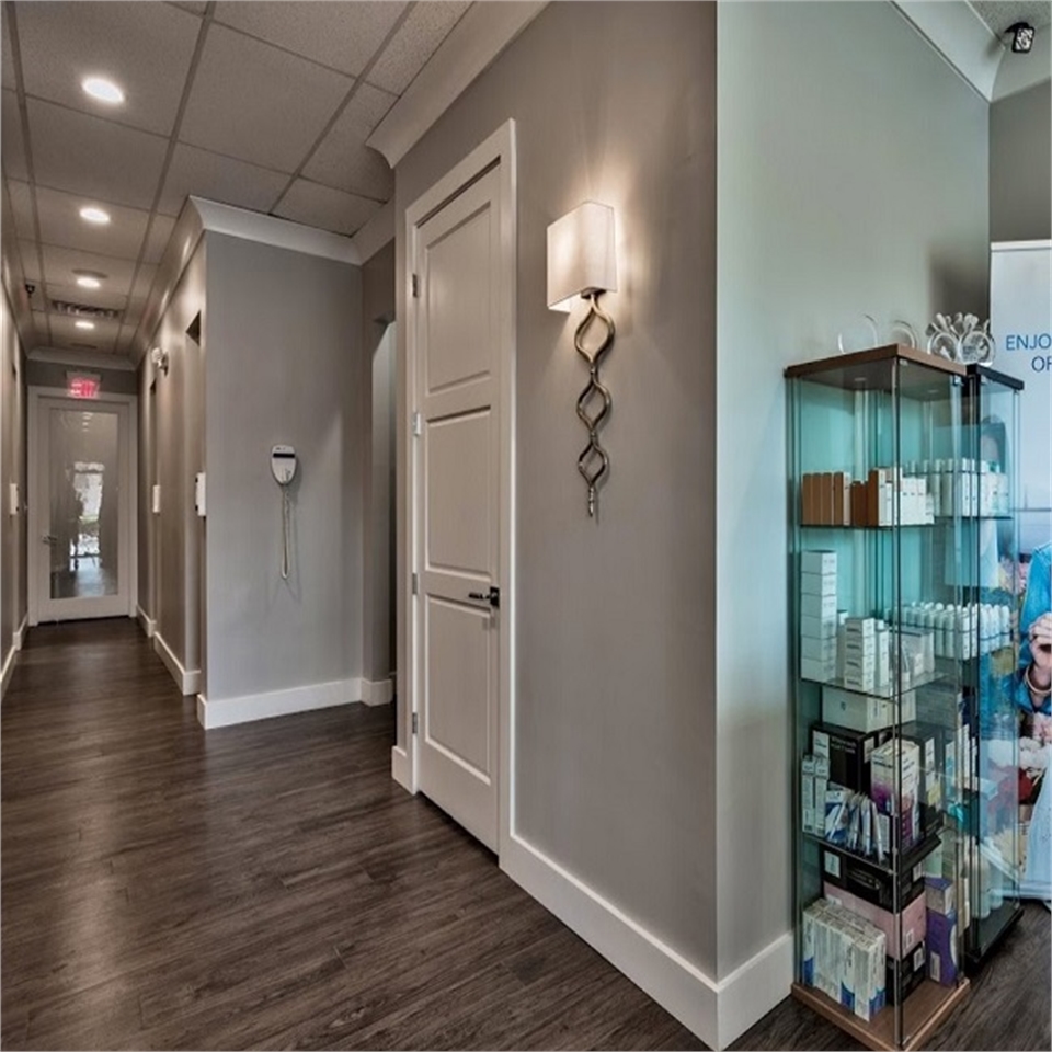 Well lit and pleasant interiors at Smileology Santa Rosa Beach