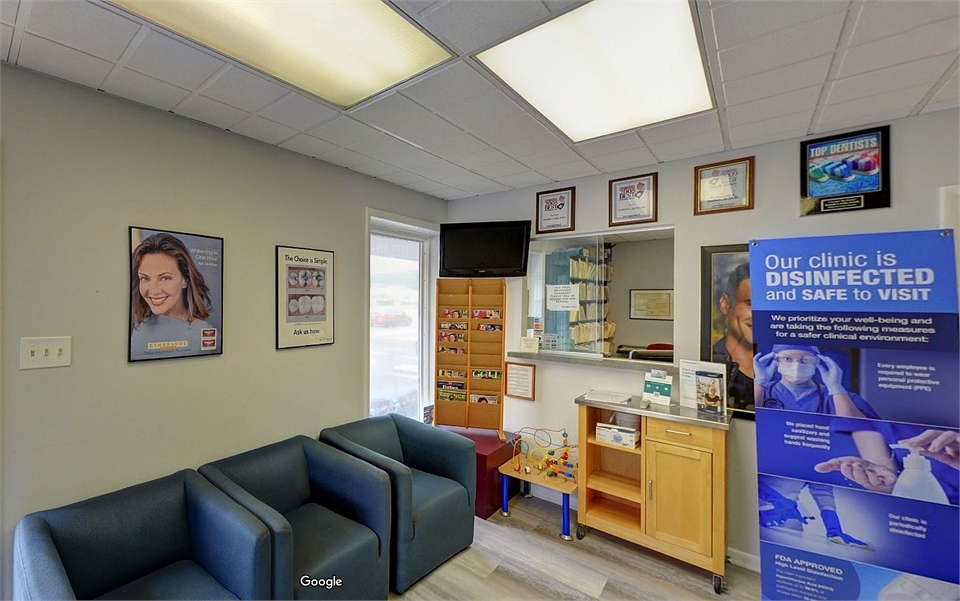 Waiting area at Clementon Family Dentistry Dr. Kenneth Soffer