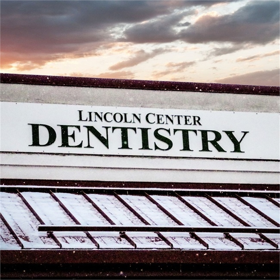 Signboard at Englewood CO dentist Lincoln Center Dental