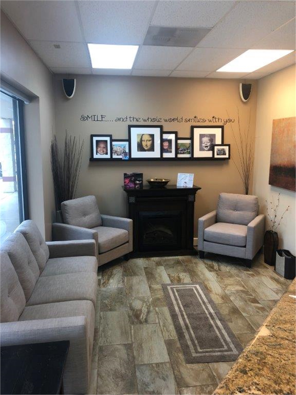 Comfy waiting area at Centennial dentist Ridgeview Dental