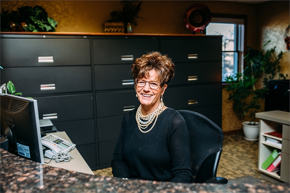 Warm and friendly reception staff at Quad Cities dentist Innovative Dentistry Davenport IA