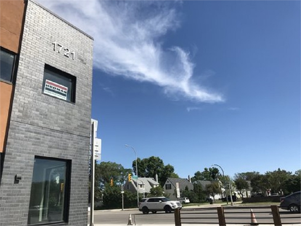 Side view Integal Dental Winnipeg