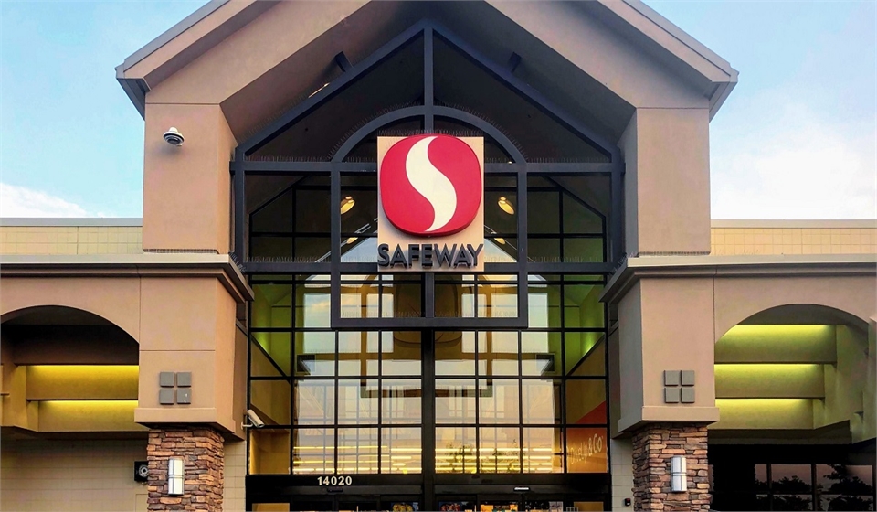 Safeway few paces to the south of Spokane Valley dentist Hymas Family Dental