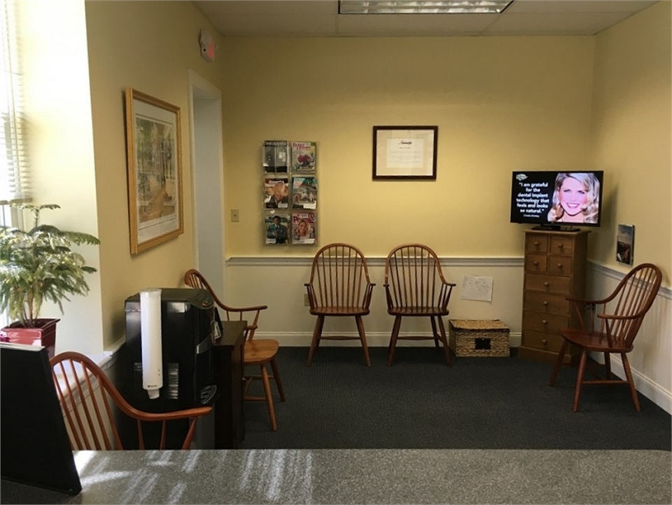 Waiting area and refreshments at Freeman Dental Associates Cohasset