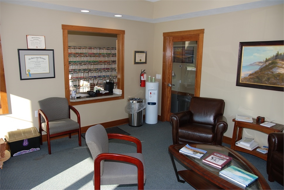 Waiting room and refreshments area at  the office of Traverse City dentist Lisa Siddall DDS