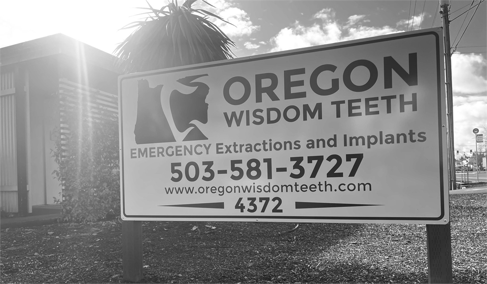 Outdoor signboard for Salem dentist Oregon Wisdom Teeth | Dentagama