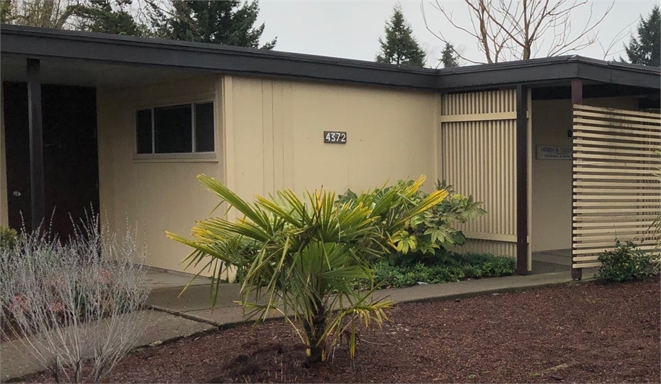 Exterior view Oregon Wisdom Teeth office building on Liberty Road Salem OR