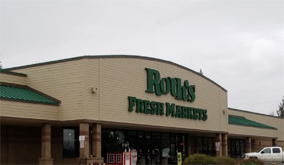Roth's Fresh Markets on Liberty Road few paces to the west of Oregon