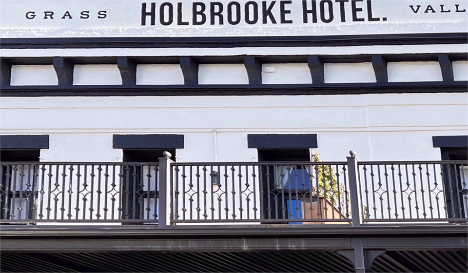 Holbrooke Hotel at 6 minutes drive to the west of Pine Hills Dentistry Grass Valley