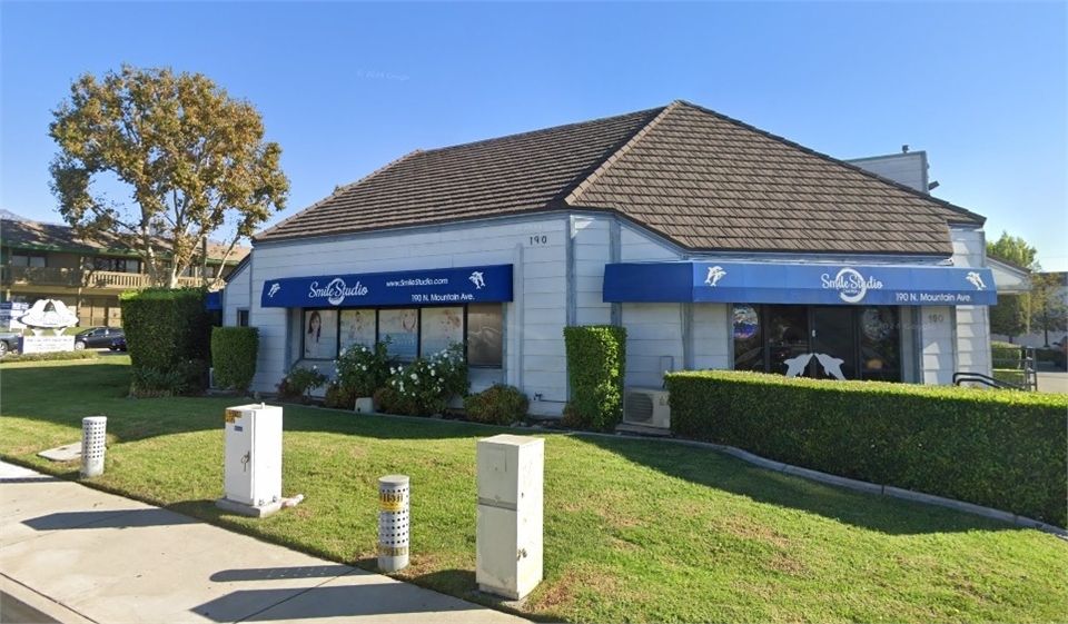 Exterior view Smile Studio Dentistry Upland office building