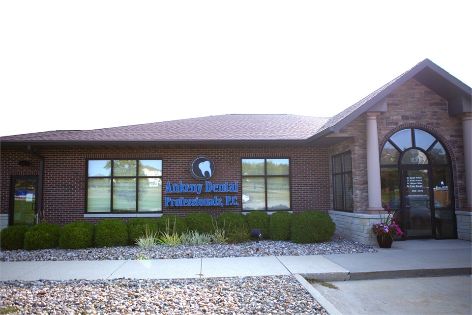 Exterior view Ankeny Dental Professionals office building