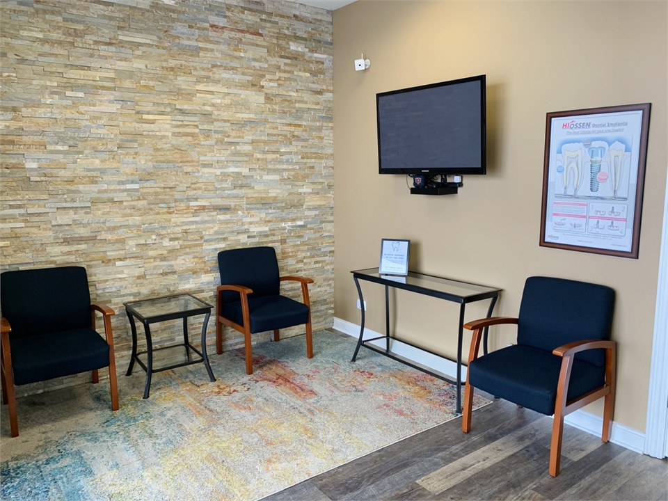 Waiting area at Bartlett dentist Smiles Dental Center
