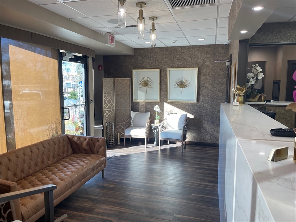 well-lit-waiting-area-bronxville-family-dental.