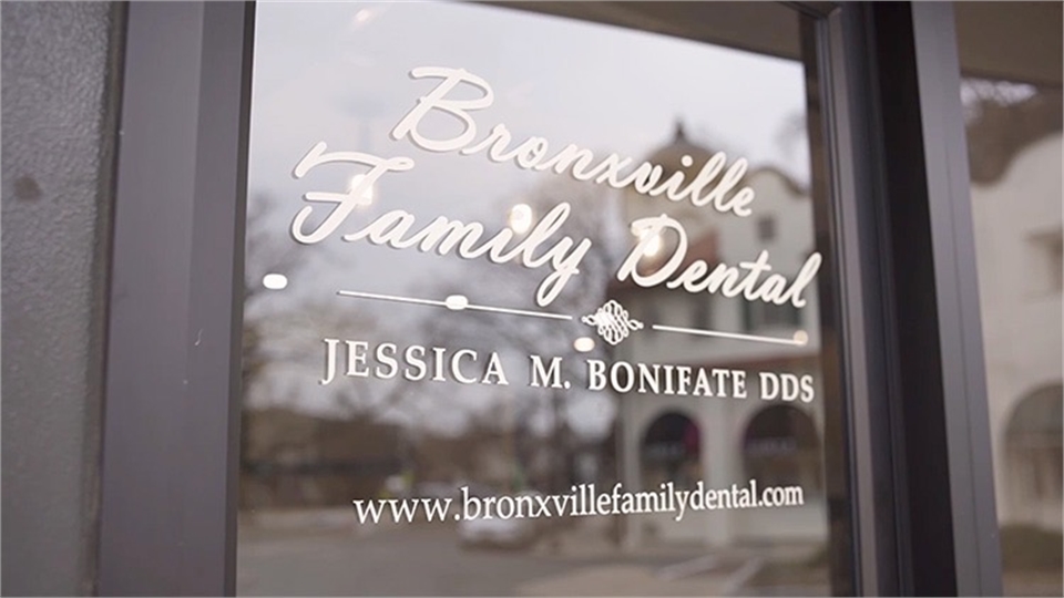 entrance-door-glass-signage-bronxville-family-dental.