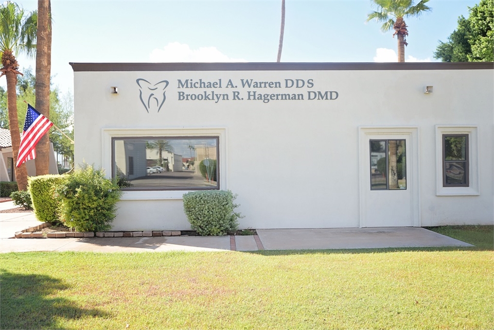 Exterior view Litchfield dentist Warren and Hagerman Family Dentistry