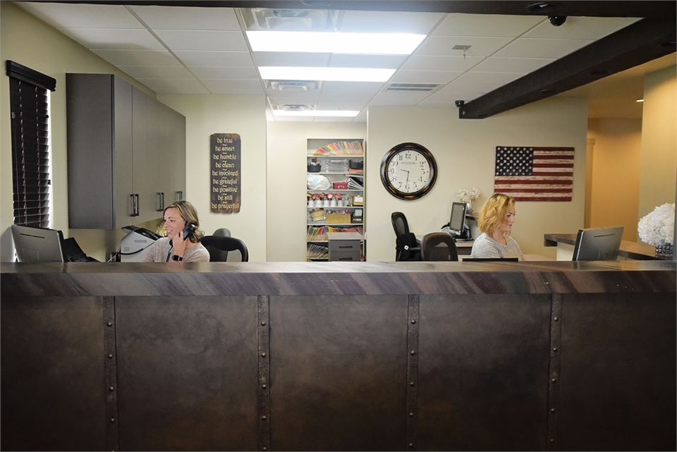 Front desk at Litchfield Park dentist Warren and Hagerman Family Dentistry