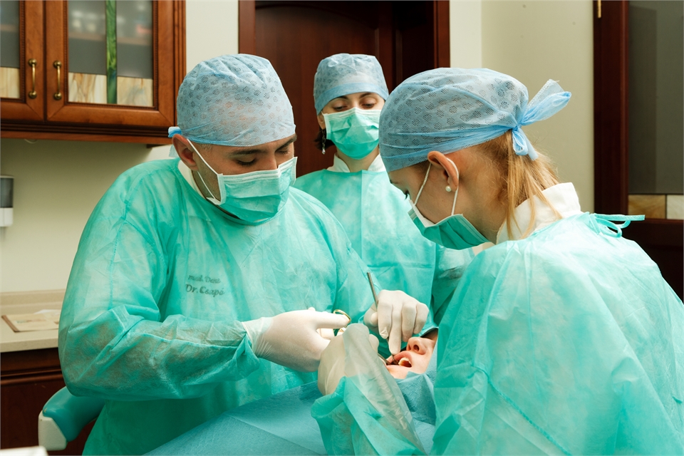 implantation Dentagama