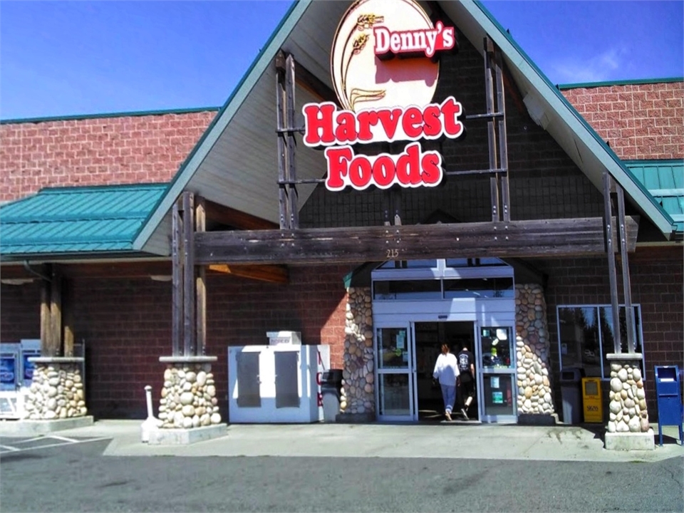 Denny's Harvest Foods or Lakes Harvest Foods few paces to the north of Medical Lake dentist Best Imp