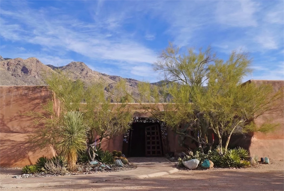 DeGrazia Gallery in the Sun at 11 minutes drive to the north of Tucson dentist Prime Dental