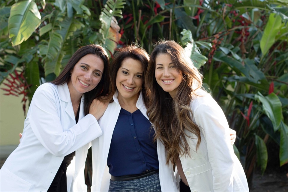 Davie dentists Dr Magurno Dr Cohen Dr Echenagucia