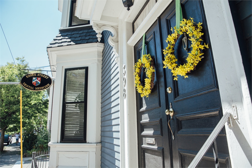 Signboard at Salem dentist Essex Street Dental Medicine