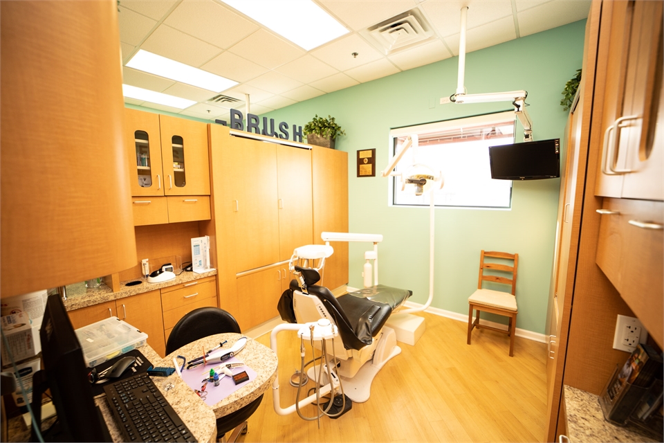 Dental chair and modern operatory at orthodontics specialists Advanced Dentistry at Morton Grove