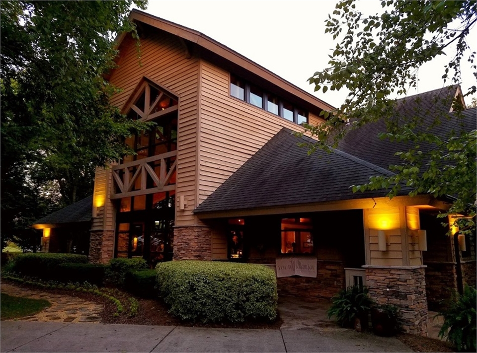 Exterior view of Dental Bliss Franklin office building