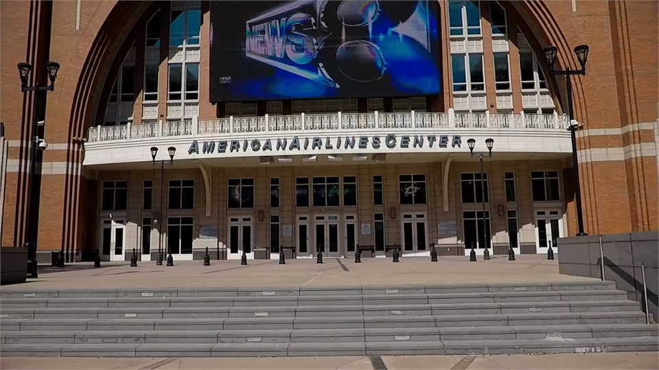 American Airlines Center at 10 minutes drive to the south of Dallas dentist Fitz Dental