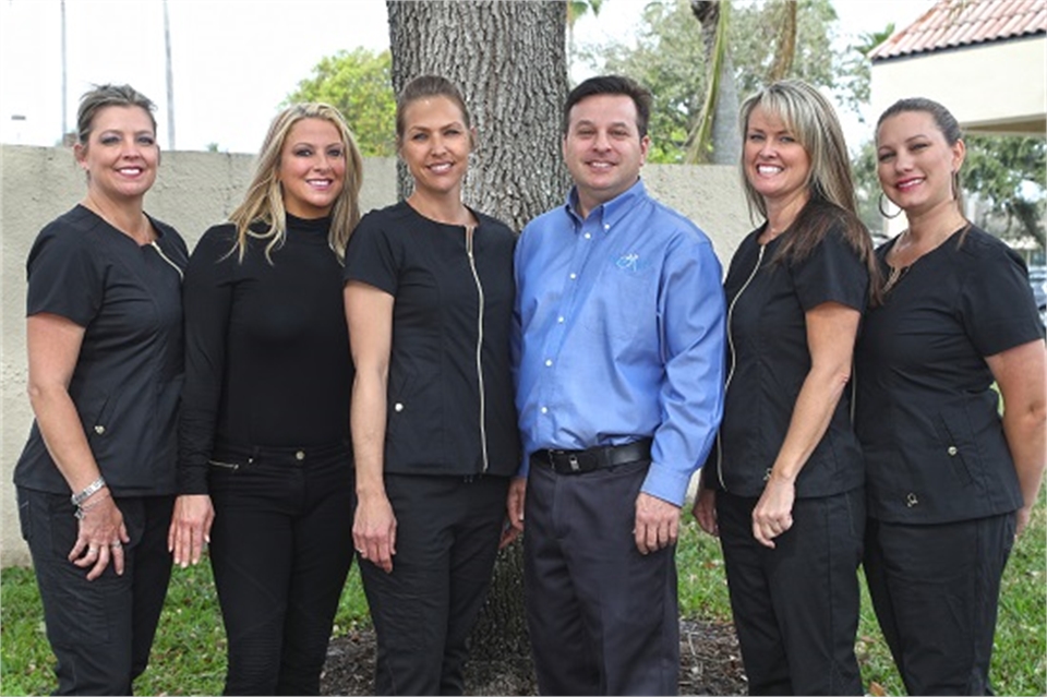 Dental team with Palm Beach Gardens FL dentist Andrew Rudnick DMD