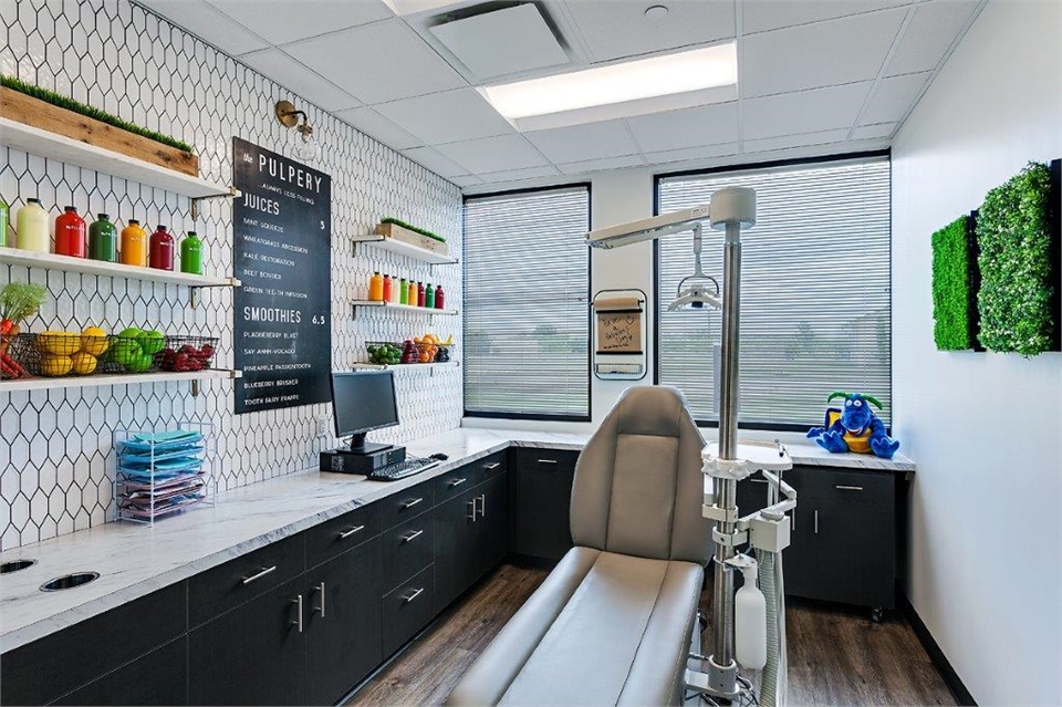 Juice bar themed operatory at Dripping Springs orthodontist Smiles of Dripping Springs