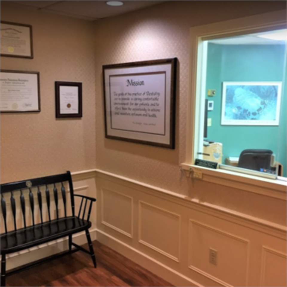 Barry J Cunha DDS Reception area