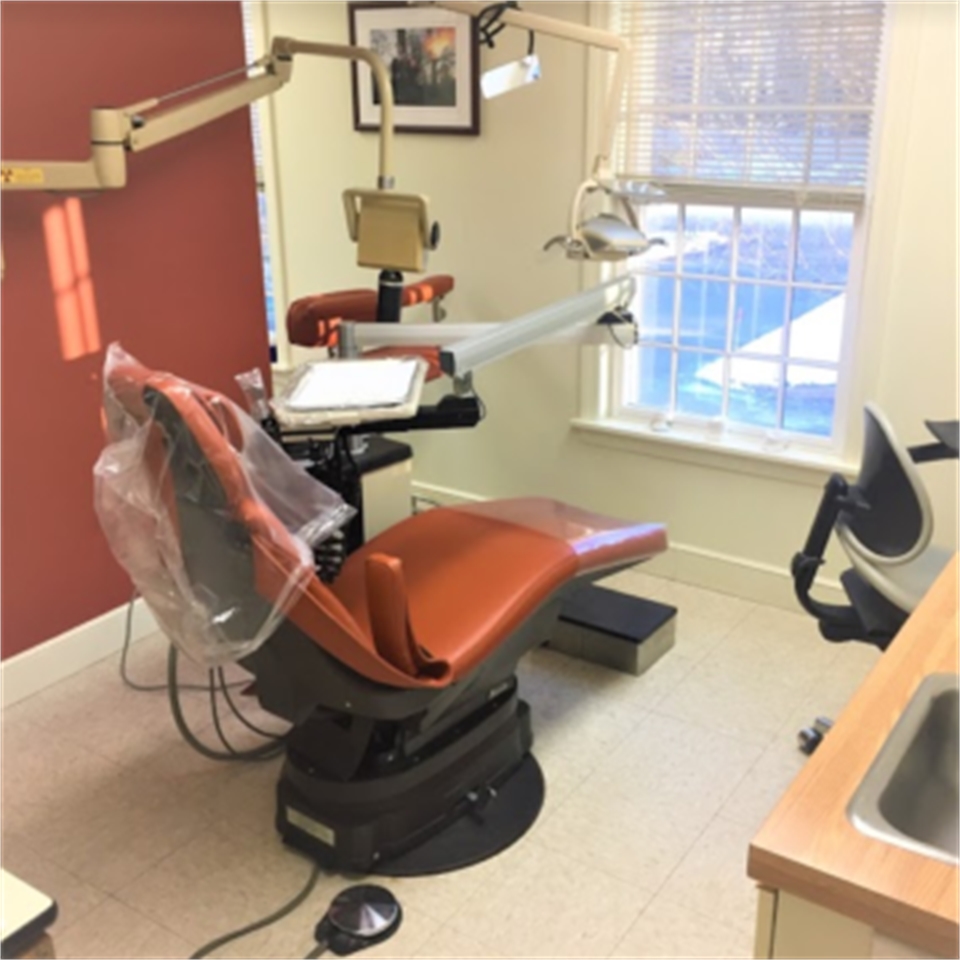 Barry J Cunha DDS office Treatment room at lexington ma