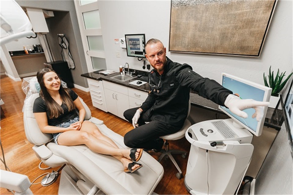 Anthem dentist Dr. Nicholas Pile DMD with their patient in operating room