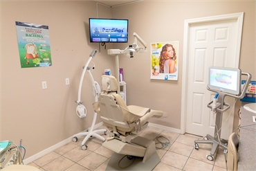 Operatory at Tampa dentist Carrollwood Smiles