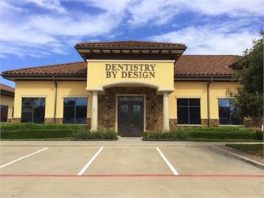 Front view of Dentistry By Design located 